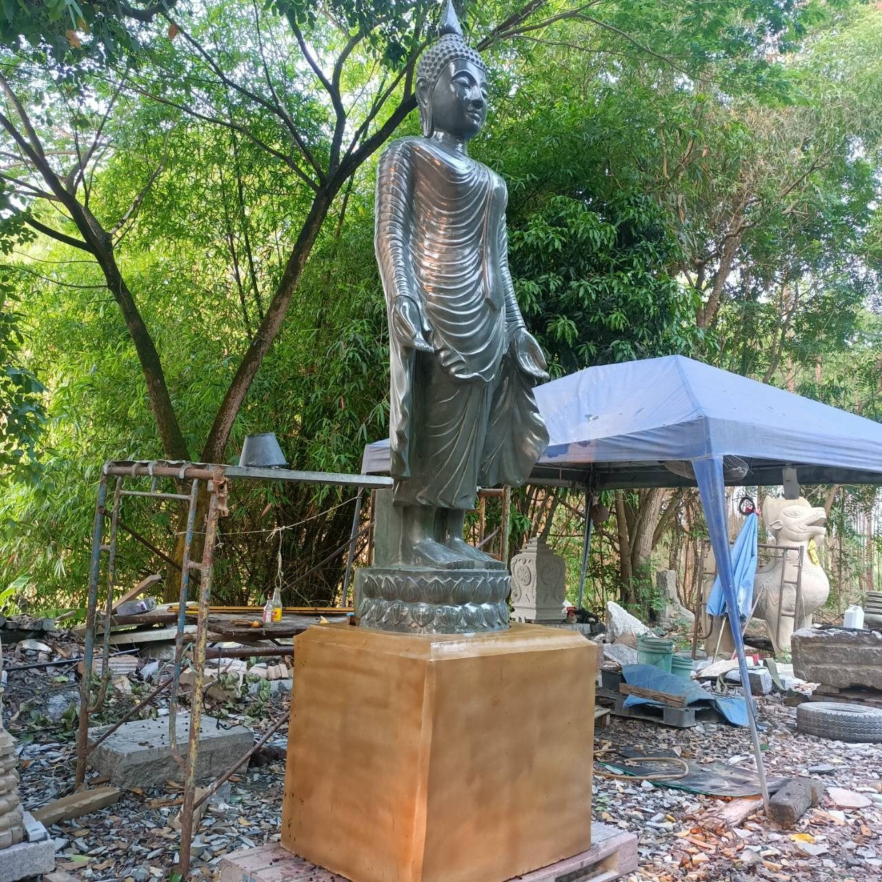 งานแกะสลักหินแกรนิตดำไทย องค์พระปางเปิดโลก