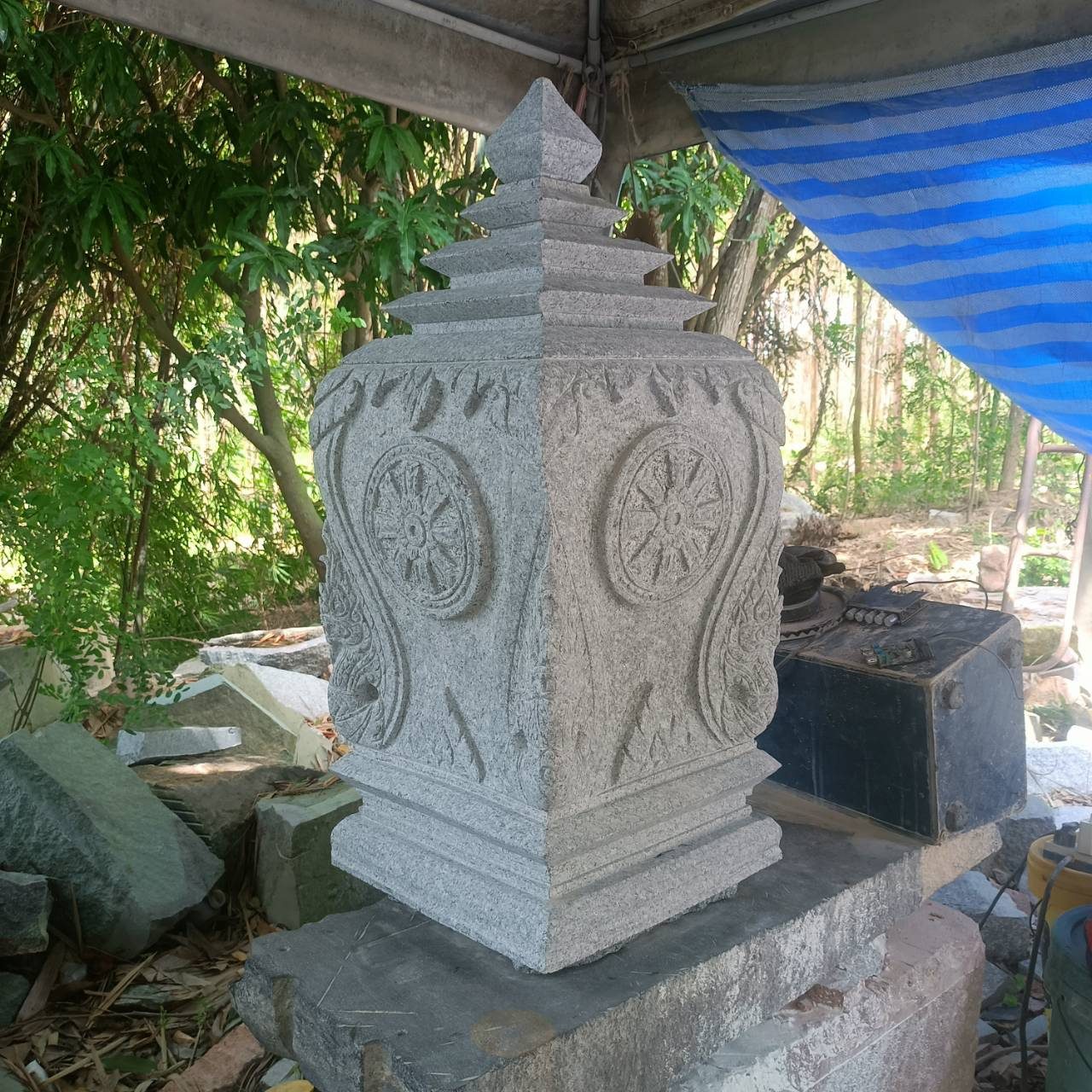 หัวเสาใบเสมา